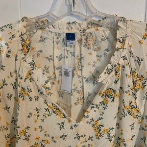 Large Old Navy floral blouse, NWT